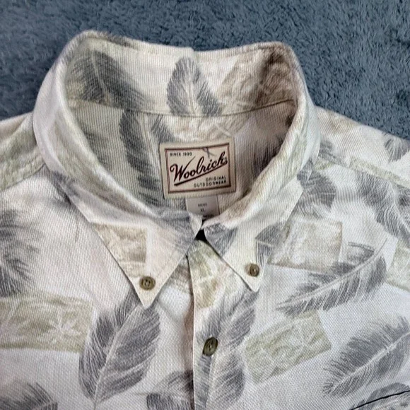 Woolrich Men's XL Cotton Button Up Hawaiian Shirt Feather Print Beige Relaxed - Picture 2 of 5